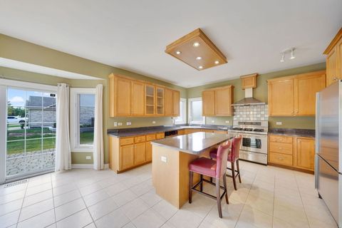 Tiny photo for 801 W Veterans Parkway, Addison, IL 60101 (MLS # 12492491)