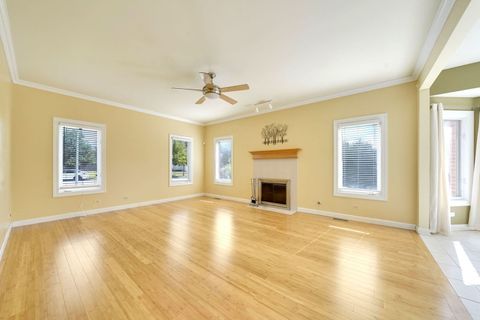 Tiny photo for 801 W Veterans Parkway, Addison, IL 60101 (MLS # 12492491)