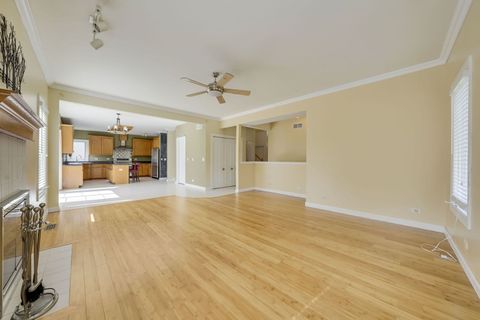 Tiny photo for 801 W Veterans Parkway, Addison, IL 60101 (MLS # 12492491)