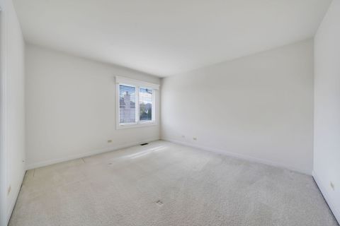 Tiny photo for 801 W Veterans Parkway, Addison, IL 60101 (MLS # 12492491)