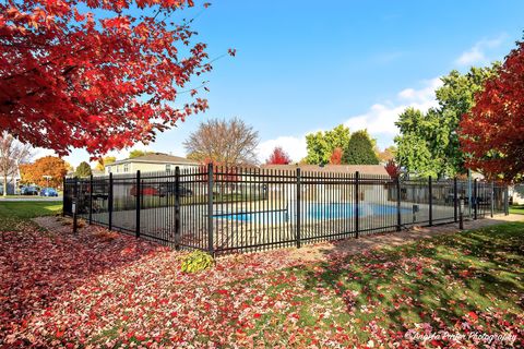 Tiny photo for 357 FARMINGDALE Circle, Vernon Hills, IL 60061 (MLS # 12510623)