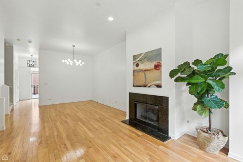Tiny photo for 834 W Village Court, Chicago, IL 60608 (MLS # 12521902)