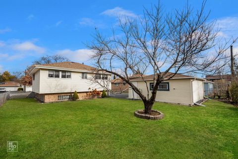 Tiny photo for 502 E Memorial Road, Bensenville, IL 60106 (MLS # 12524055)