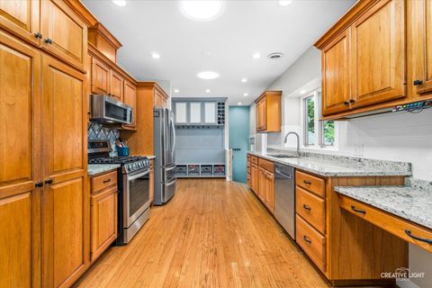 Tiny photo for 508 Newton Avenue, Glen Ellyn, IL 60137 (MLS # 12687877)