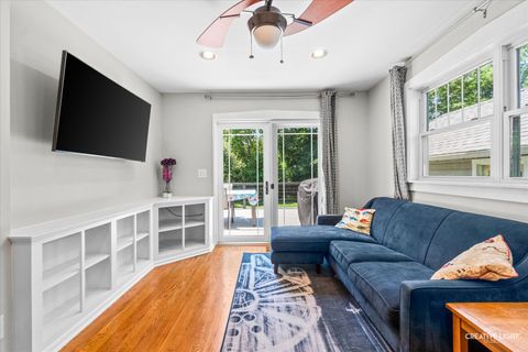 Tiny photo for 508 Newton Avenue, Glen Ellyn, IL 60137 (MLS # 12687877)