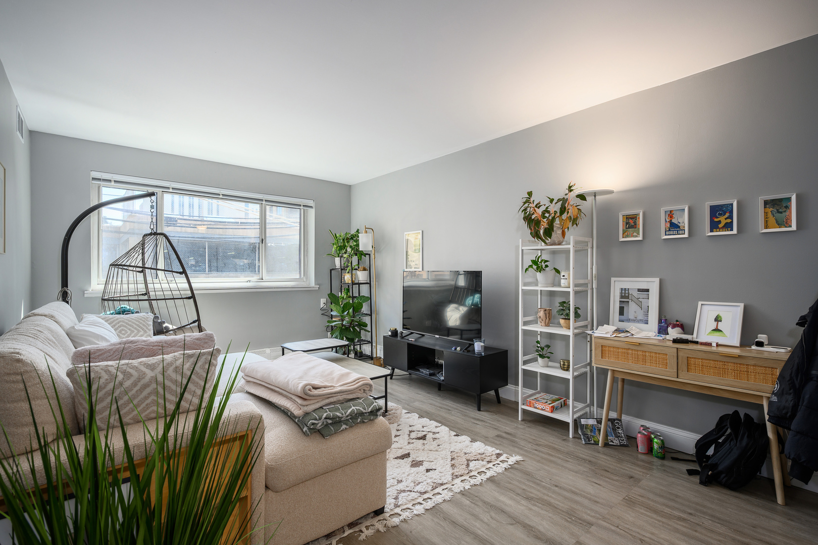 515 W Wrightwood Avenue 214