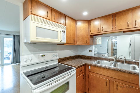 Tiny photo for 100 DEBORAH Lane #B18, Wheeling, IL 60090 (MLS # 12769235)