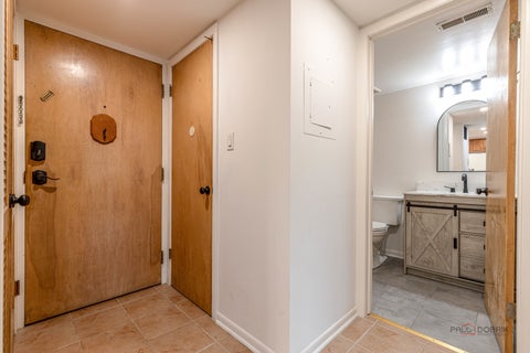 Tiny photo for 100 DEBORAH Lane #B18, Wheeling, IL 60090 (MLS # 12769235)