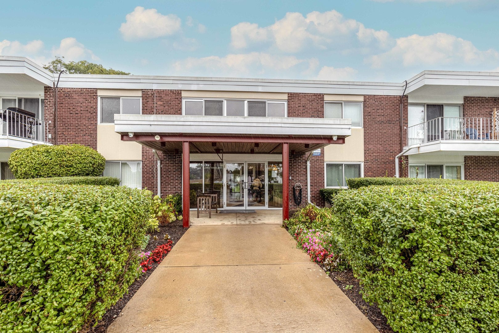 100 DEBORAH Lane B18