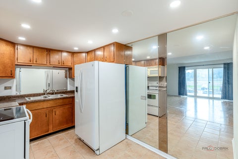 Tiny photo for 100 DEBORAH Lane #B18, Wheeling, IL 60090 (MLS # 12769235)