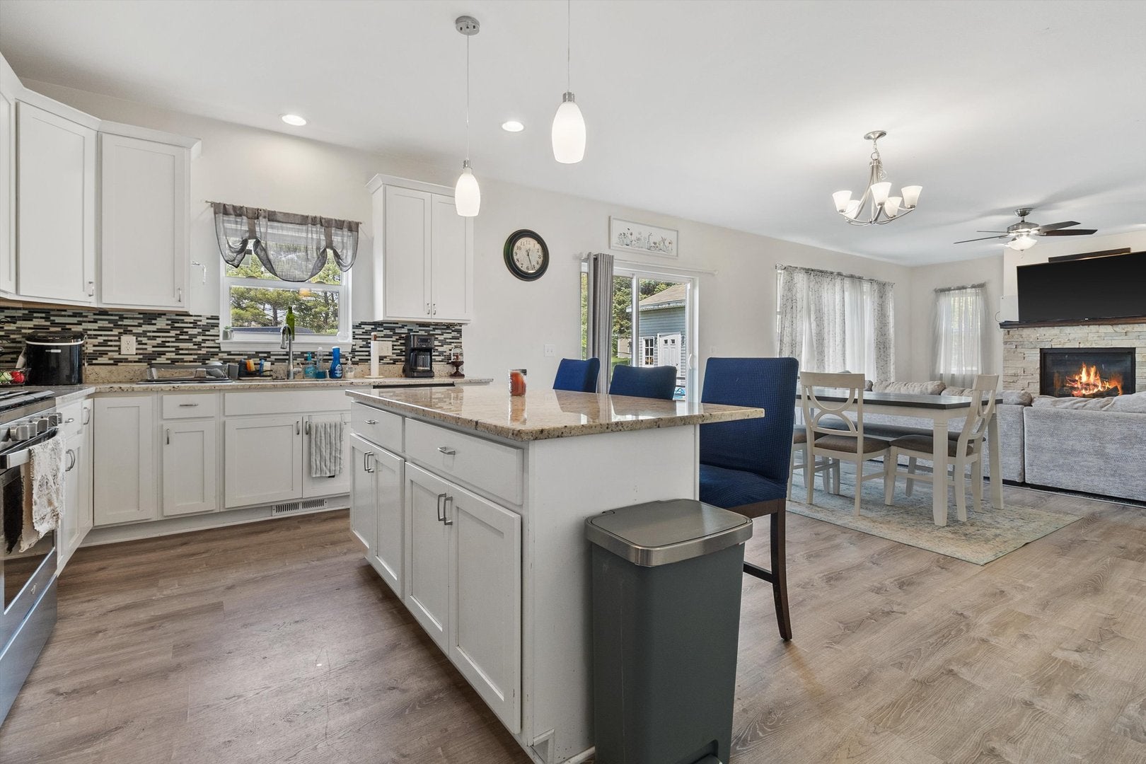 320 W Hunt Avenue