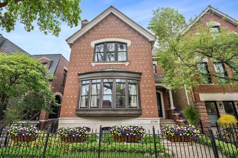 2735 N Dayton Street Chicago IL 60614