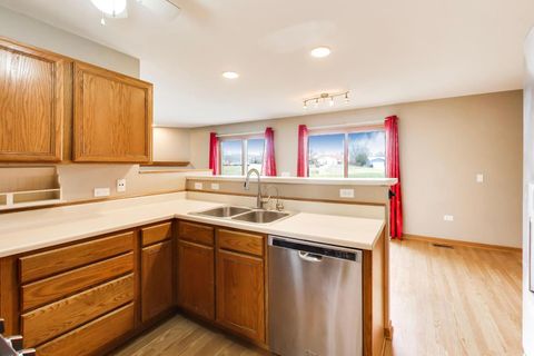 Tiny photo for 367 Stonington Place #367, South Elgin, IL 60177 (MLS # 12594742)