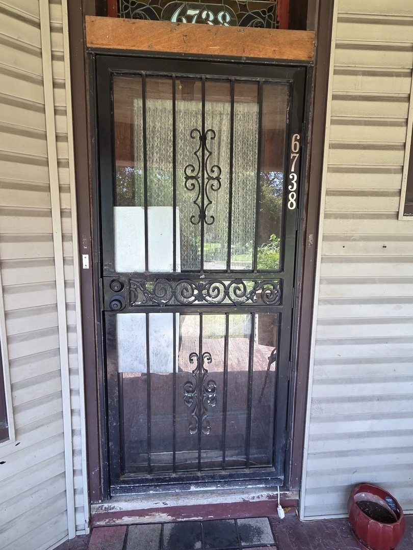 6738 S Normal Boulevard