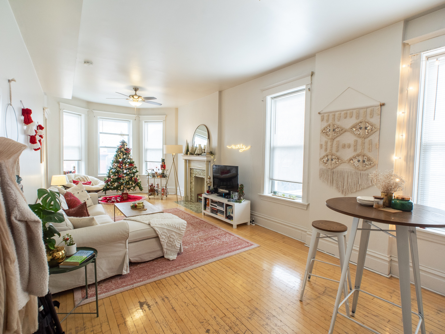 1138 N Winchester Avenue 3