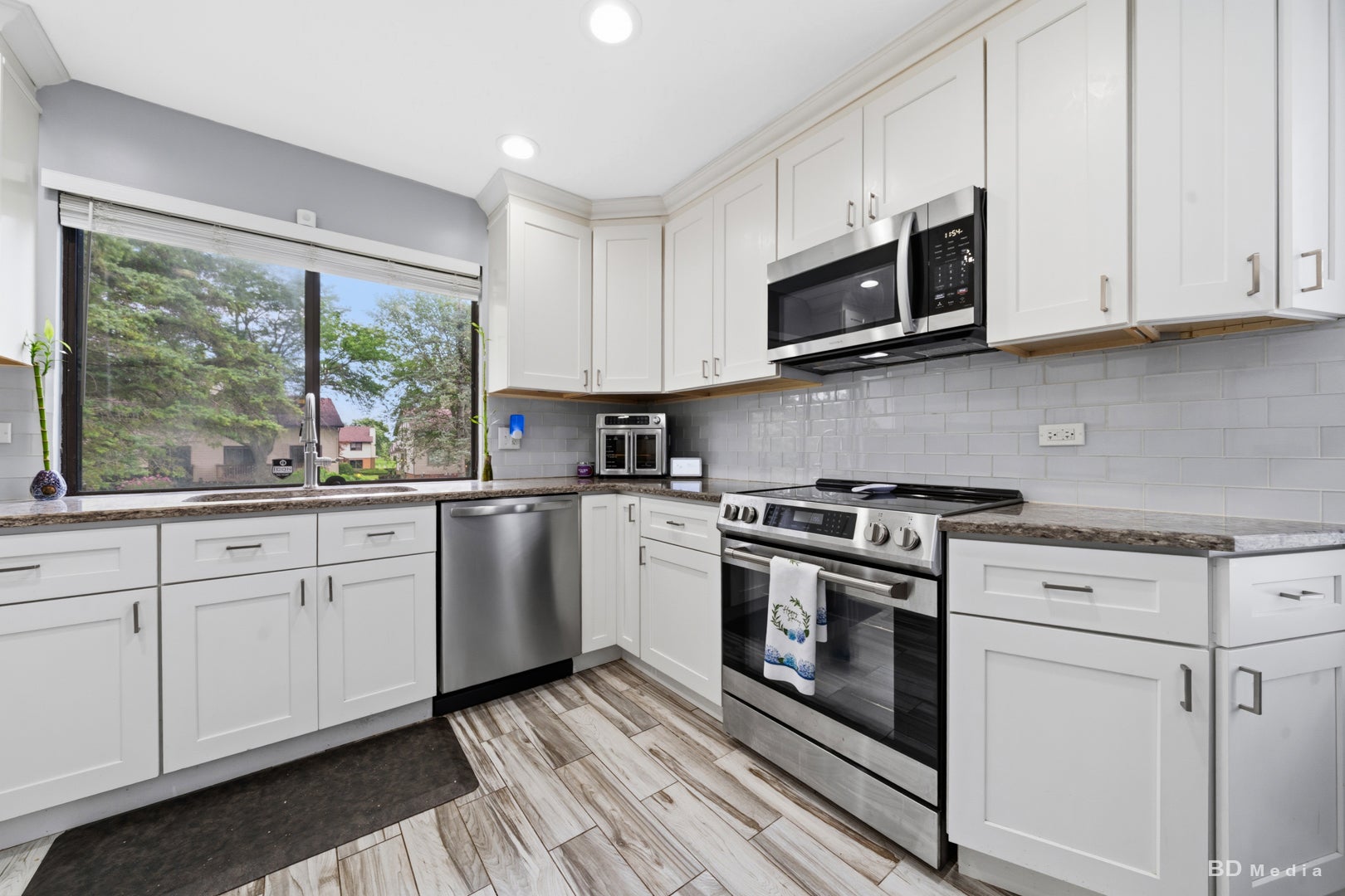 18590 Meadow Lane