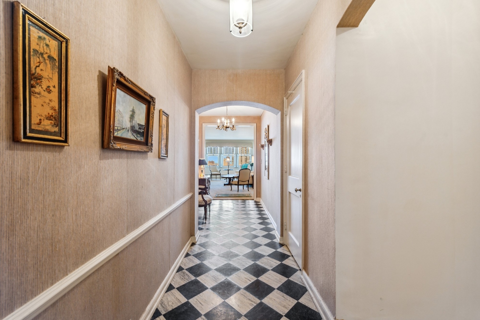 5555 N SHERIDAN Road 1811