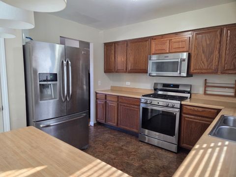 Tiny photo for 210 Hazelwood Drive, Lindenhurst, IL 60046 (MLS # 12587789)