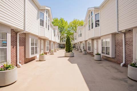 Photo of 5039 Warren Street, Skokie, IL 60077 (MLS # 12654018)