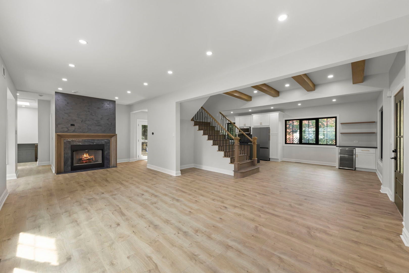 122 N Oakwood Avenue