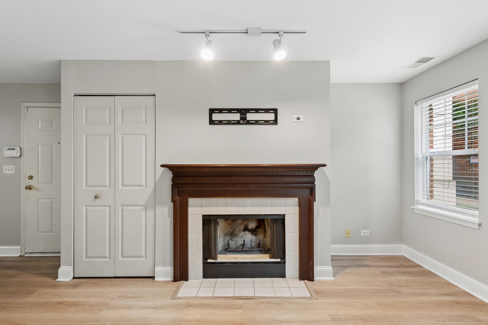 301A W Goethe Street 201
