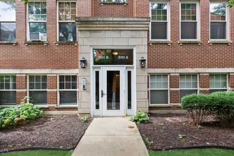 Tiny photo for 301 W Goethe Street #201, Chicago, IL 60610 (MLS # 12764375)