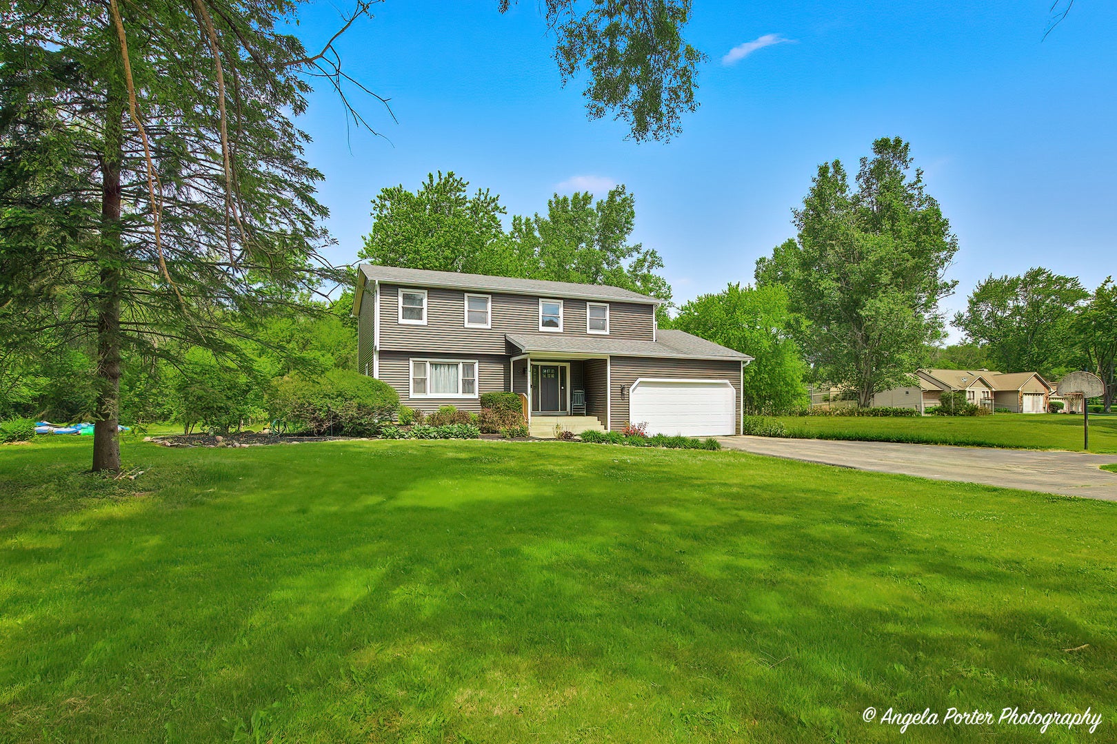 2711 Old Oak Drive