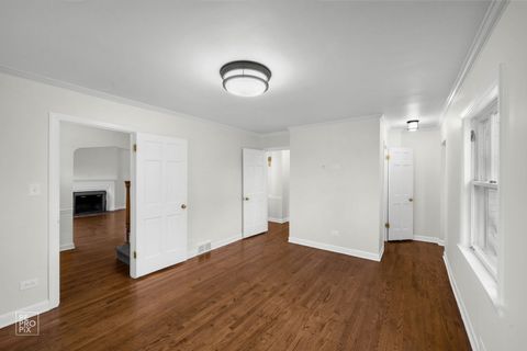 Tiny photo for 238 Grant Avenue, Clarendon Hills, IL 60514 (MLS # 12493887)