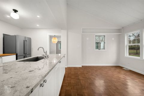 Tiny photo for 238 Grant Avenue, Clarendon Hills, IL 60514 (MLS # 12493887)