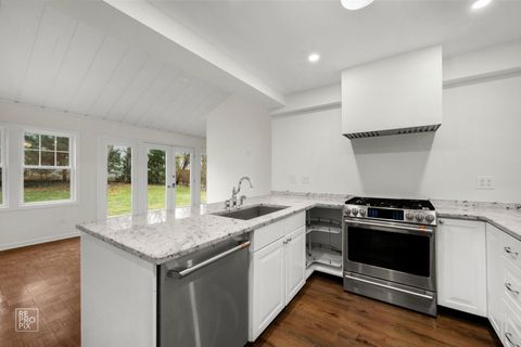 Tiny photo for 238 Grant Avenue, Clarendon Hills, IL 60514 (MLS # 12493887)