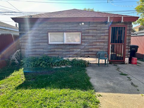 Tiny photo for 7130 S Richmond Street, Chicago, IL 60629 (MLS # 12470936)