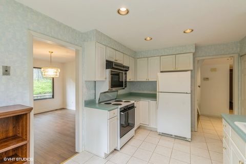 Tiny photo for 729 Old Barn Road #C, Lake Barrington, IL 60010 (MLS # 12495356)