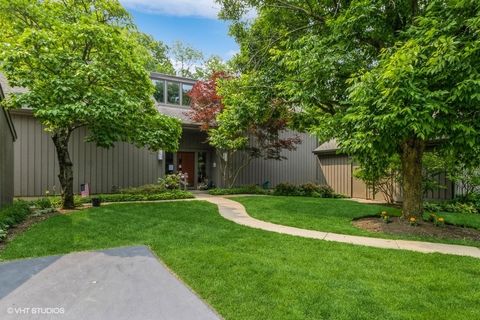 Photo of 729 Old Barn Road #C, Lake Barrington, IL 60010 (MLS # 12495356) Photo of 729 Old Barn Road #C, Lake Barrington, IL 60010 (MLS # 12495356)