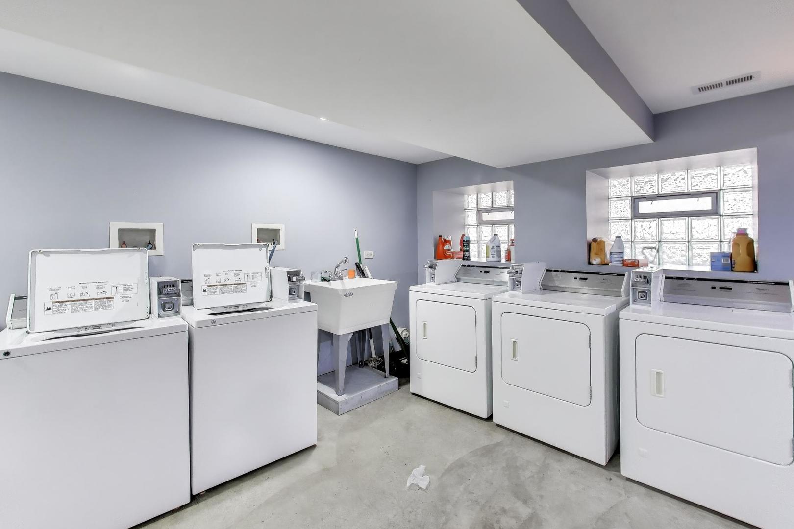 1640 W Fargo Avenue 201