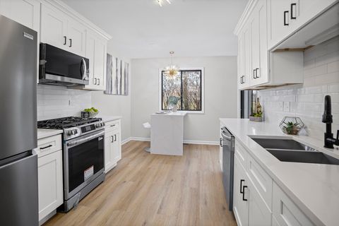 Tiny photo for 1454 N Elmhurst Road #102B, Mount Prospect, IL 60056 (MLS # 12583219)