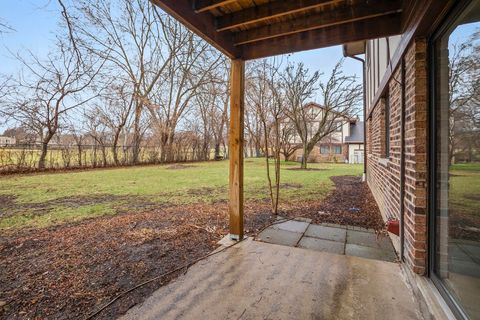 Tiny photo for 1454 N Elmhurst Road #102B, Mount Prospect, IL 60056 (MLS # 12583219)