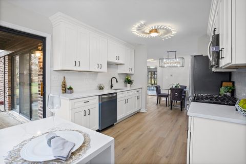 Tiny photo for 1454 N Elmhurst Road #102B, Mount Prospect, IL 60056 (MLS # 12583219)