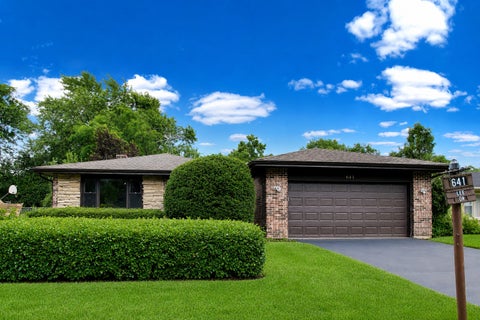 Photo of 641 Lee Drive, Crystal Lake, IL 60014 (MLS # 12680497)