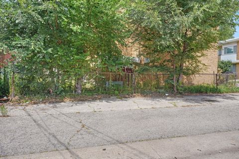 Tiny photo for 4925 Carol Street #D, Skokie, IL 60077 (MLS # 12712727)