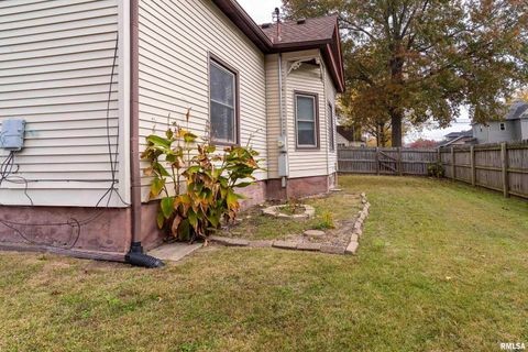 Tiny photo for 306 S MADISON Street, Marion, IL 62959 (MLS # EB460247)