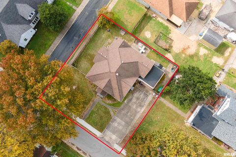 Tiny photo for 306 S MADISON Street, Marion, IL 62959 (MLS # EB460247)