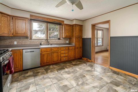 Tiny photo for 306 S MADISON Street, Marion, IL 62959 (MLS # EB460247)