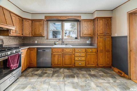 Tiny photo for 306 S MADISON Street, Marion, IL 62959 (MLS # EB460247)