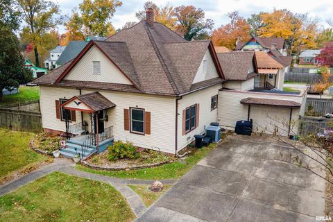 Tiny photo for 306 S MADISON Street, Marion, IL 62959 (MLS # EB460247)