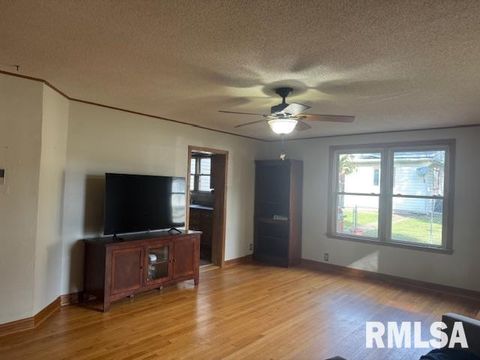 Tiny photo for 306 S MADISON Street, Marion, IL 62959 (MLS # EB460247)
