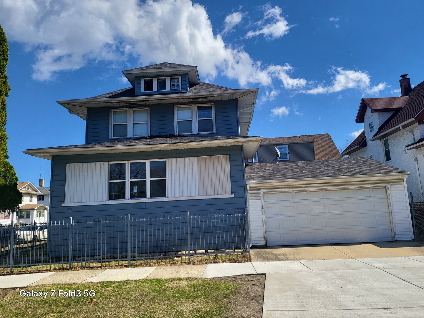 923 N Pine Avenue
