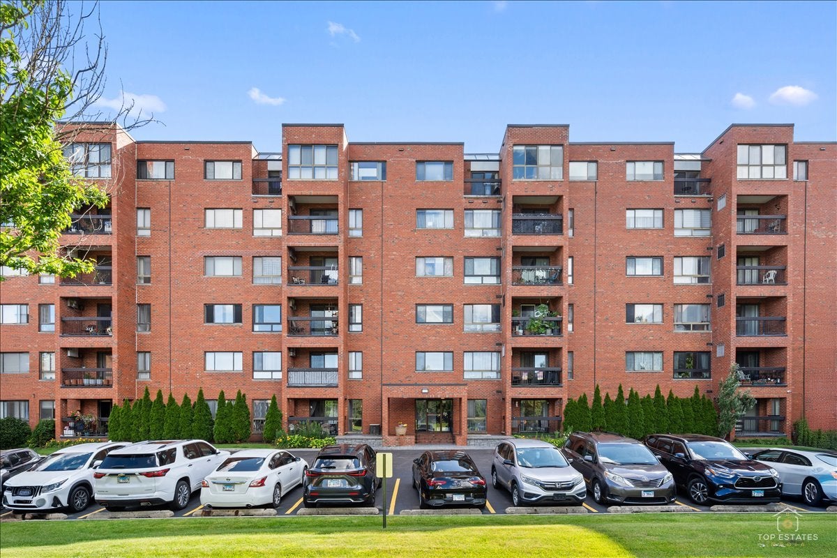 3700 Capri Court 104