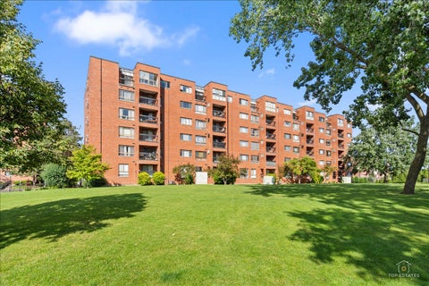 Tiny photo for 3700 Capri Court #104, Glenview, IL 60025 (MLS # 12743540)