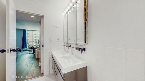 Tiny photo for 6007 N Sheridan Road #39F, Chicago, IL 60660 (MLS # 12435765)