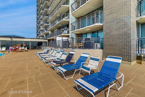 Tiny photo for 6007 N Sheridan Road #39F, Chicago, IL 60660 (MLS # 12435765)